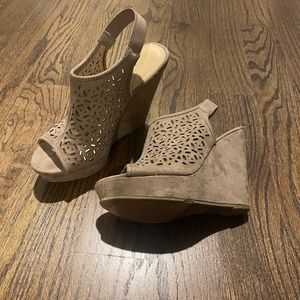 Chinese Laundry Sling back wedge 7.5